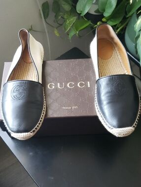 Gucci Black and Cream Leather Espadrilles with Embossed GG